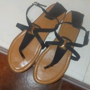 Cute sandals.